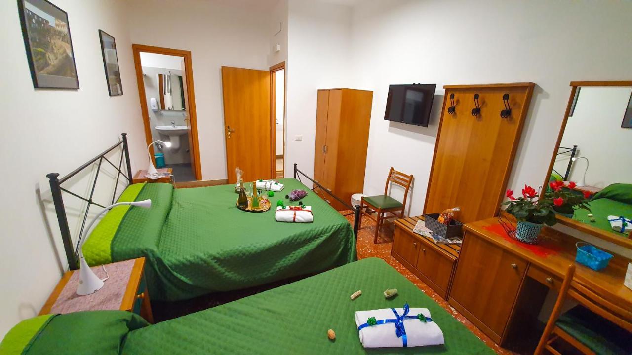 A Casa Simpatia - A Richiesta Parcheggio Gratuito ! Hotel Rome Buitenkant foto