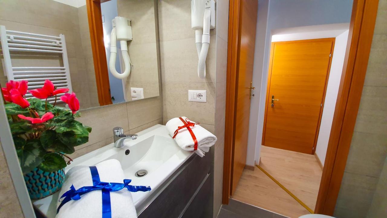 A Casa Simpatia - A Richiesta Parcheggio Gratuito ! Hotel Rome Buitenkant foto