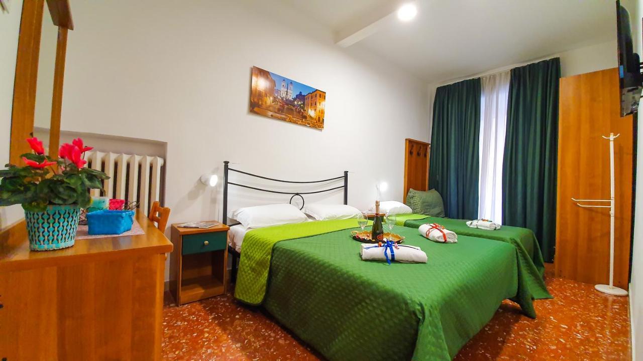 A Casa Simpatia - A Richiesta Parcheggio Gratuito ! Hotel Rome Buitenkant foto