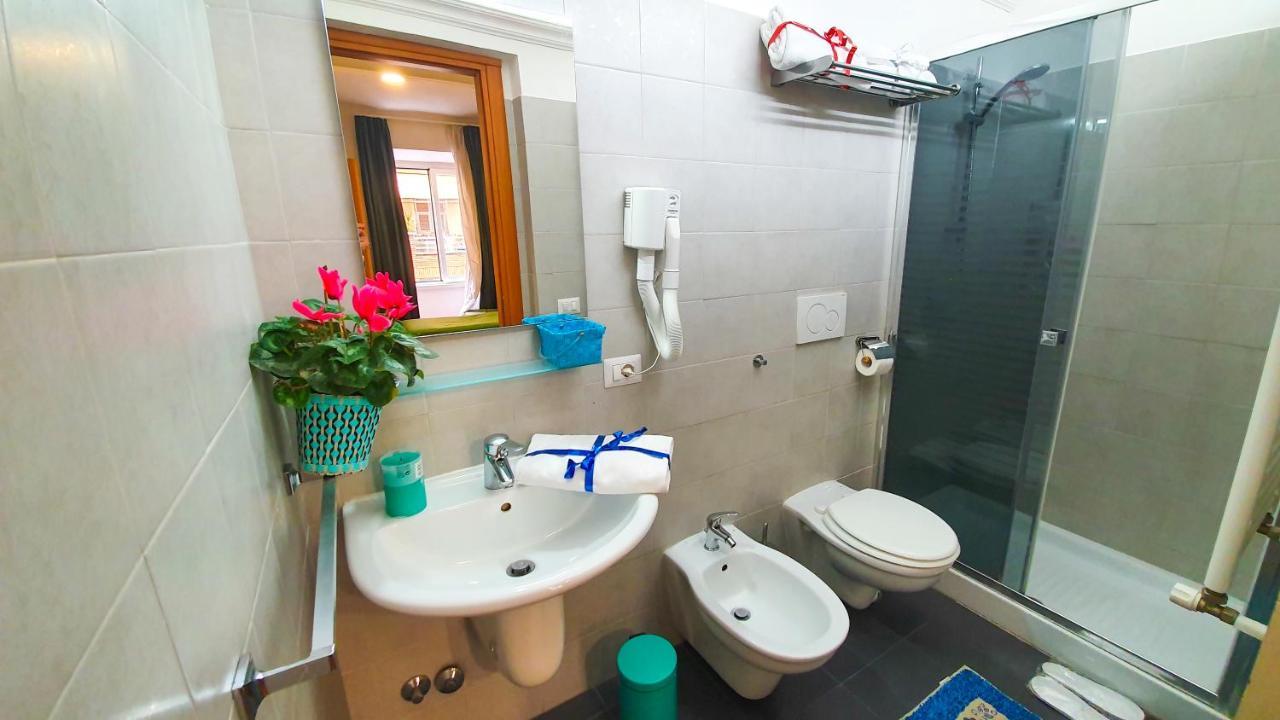 A Casa Simpatia - A Richiesta Parcheggio Gratuito ! Hotel Rome Buitenkant foto